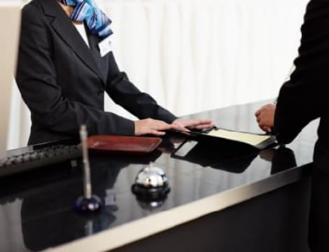 宿泊業、飲食サービス業